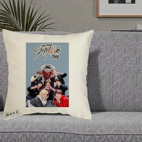 Perna Personalizata K-pop Stray Kids You Make Stray Kids Stay cu Foto Grup, 40x40 cm, Ecru, Husa Detasabila, Perna Inclusa, BEKZ®