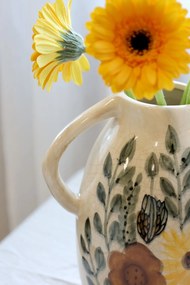 Carafă decorativă din ceramică cu motiv floral, H25/D17 cm, crem