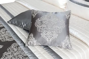 Cuvertură de pat de lux design baroc în culoarea gri auriu Lăţime: 260 cm | Lungime: 240 cm