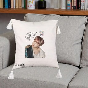 Perna Personalizata K-pop BTS J-Hope Par Roz Autograf, 40x40 cm, Bej cu Franjuri, Husa Detasabila, Perna Inclusa, BEKZ®