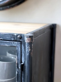 Dulap din metal, cu usi de sticla, aspect vintage