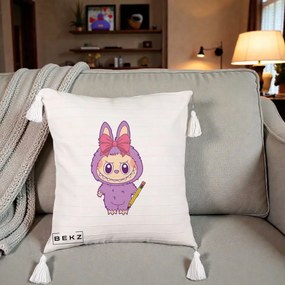 Perna Personalizata Labubu Mov cu Funda Rosie si Creion, 40x40 cm, Bej cu Franjuri, Husa Detasabila, Perna Inclusa, BEKZ®