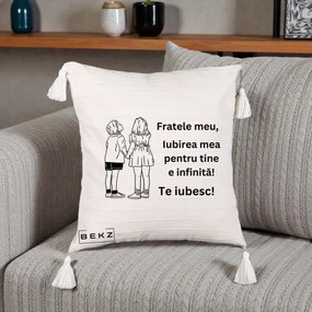 Cadou pentru Frate - Perna Personalizata Fratele Meu Te Iubesc Copii Tinand Maini Line Art, 40x40 cm, Bej cu Franjuri, Husa Detasabila, Perna Inclusa, BEKZ®