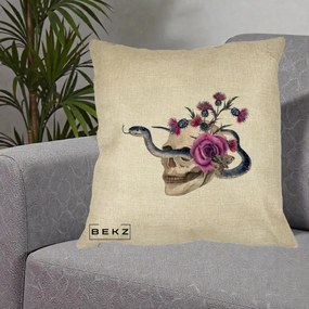 Perna Decorativa Craniu cu Sarpe si Trandafiri Gothic, 40x40 cm, Crem, Husa Detasabila, Perna Inclusa, BEKZ®
