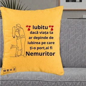 Cadou pentru Iubit - Perna Personalizata Iubitu Nemuritor cu Cuplu Line-Art si Inimi Rosii, 40x40 cm, Galben, Husa Detasabila, Perna Inclusa, BEKZ®