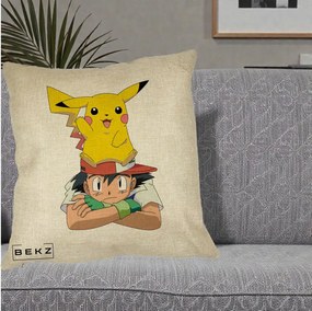 Perna Personalizata Ash si Pikachu, 40x40 cm, Crem, Husa Detasabila, Perna Inclusa, BEKZ®