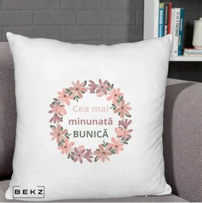 Cadou pentru Bunica - Perna Personalizata Cea Mai Minunata Bunica Coronita Flori Roz, 40x40 cm, Alb Pufos, Husa Detasabila, Perna Inclusa, BEKZ®