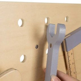 Banc de lucru din lemn cu unelte pentru copii