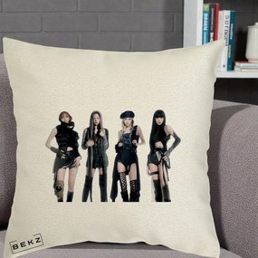 Perna Personalizata K-pop BLACKPINK Tinute Negre Elegante Grup, 40x40 cm, Ecru, Husa Detasabila, Perna Inclusa, BEKZ®