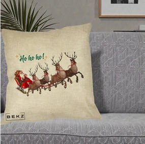 Perna Decorativa Ho Ho Ho Mos Craciun cu Sanie si Reni, 40x40 cm, Crem, Husa Detasabila, Perna Inclusa, BEKZ®