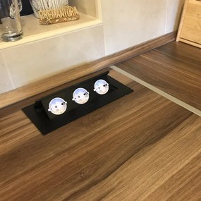 Priza incastrabila dreptunghiulara, 3 prize schuko, neagra, prize albe, GTV