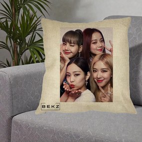 Perna Personalizata K-pop BLACKPINK Foto Grup Selfie 4 Membre, 40x40 cm, Crem, Husa Detasabila, Perna Inclusa, BEKZ®