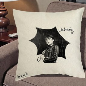 Perna Personalizata Wednesday Addams cu Umbrela Foto, 40x40 cm, Ecru, Husa Detasabila, Perna Inclusa, BEKZ®