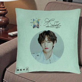 Perna Personalizata K-pop BTS V Taehyung Portret Cerc Autograf, 40x40 cm, Verde Menta, Husa Detasabila, Perna Inclusa, BEKZ®