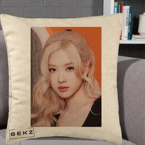 Perna Personalizata K-pop BLACKPINK cu Funda Rosie, 40x40 cm, Bej, Husa Detasabila, Perna Inclusa, BEKZ®