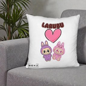 Perna Personalizata Labubu Cuplu Inima, 40x40 cm, Alb Pufos, Husa Detasabila, Perna Inclusa, BEKZ®
