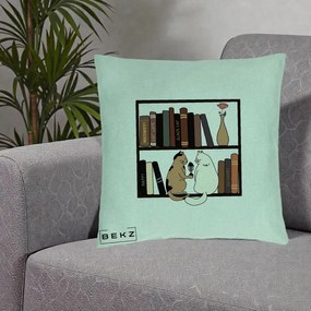 Perna Personalizata Pisici si Carti pe Raft, 40x40 cm, Verde Menta, Husa Detasabila, Perna Inclusa, BEKZ®
