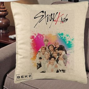 Perna Personalizata K-pop Stray Kids cu Splash Multicolor, 40x40 cm, Bej, Husa Detasabila, Perna Inclusa, BEKZ®
