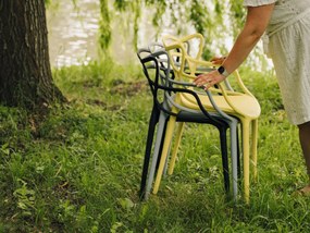 Scaun din plastic KATO mustar