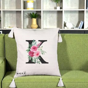 Cadou Personalizat - Perna Personalizata Monograma Florala Litera K, 40x40 cm, Bej cu Franjuri, Husa Detasabila, Perna Inclusa, BEKZ®