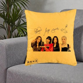 Perna Personalizata K-pop BLACKPINK Semnaturi, 40x40 cm, Galben, Husa Detasabila, Perna Inclusa, BEKZ®