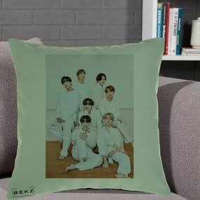 Perna Personalizata K-pop BTS Foto Grup All-White Elegant, 40x40 cm, Verde, Husa Detasabila, Perna Inclusa, BEKZ®