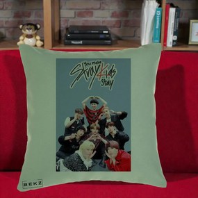 Perna Personalizata K-pop Stray Kids You Make Stray Kids Stay cu Foto Grup, 40x40 cm, Verde, Husa Detasabila, Perna Inclusa, BEKZ®