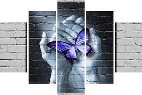 Tablou - Fluture violet pe perete (150x105 cm)