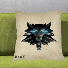 Perna Decorativa The Witcher Wolf Head, 40x40 cm, Crem, Husa Detasabila, Perna Inclusa, BEKZ®