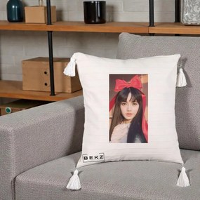 Perna Personalizata K-pop BLACKPINK Rose cu Funda Rosie, 40x40 cm, Bej cu Franjuri, Husa Detasabila, Perna Inclusa, BEKZ®
