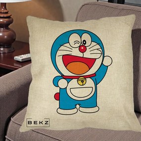 Perna Personalizata Doraemon Salutand, 40x40 cm, Crem, Husa Detasabila, Perna Inclusa, BEKZ®