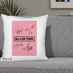 Perna Personalizata K-pop BLACKPINK Semnaturi Roz, 40x40 cm, Alb Pufos, Husa Detasabila, Perna Inclusa, BEKZ®