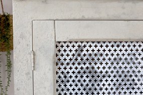 Dulap vintage pentru lenjerie din lemn de pin, alb, cu 2 uși cu panouri perforate și 2 rafturi, finisaj antichizat, 184 x 113 x 44,5 cm, „Old French”