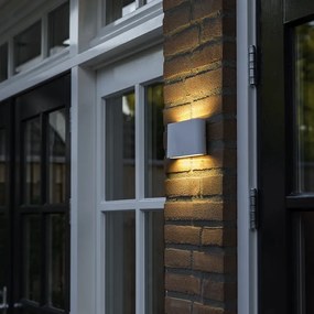 Aplică albă 17,5 cm cu LED inclus IP65 - Batt