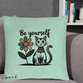 Perna Personalizata Be Yourself Pisica Folk, 40x40 cm, Verde Menta, Husa Detasabila, Perna Inclusa, BEKZ®
