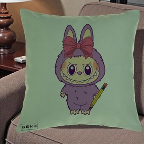 Perna Personalizata Labubu Mov cu Funda Rosie si Creion, 40x40 cm, Verde, Husa Detasabila, Perna Inclusa, BEKZ®