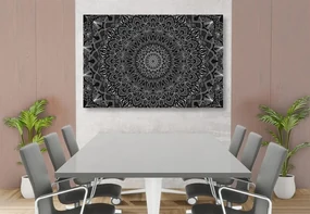 Tablou Mandala decorativă detaliată în design alb-negru