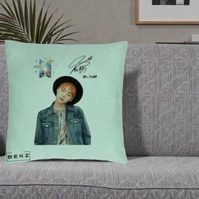 Perna Personalizata K-pop BTS Suga par Portocaliu Palarie Autograf, 40x40 cm, Verde Menta, Husa Detasabila, Perna Inclusa, BEKZ®