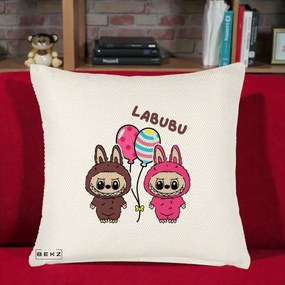 Perna Personalizata Labubu Cuplu cu Baloane, 40x40 cm, Crem Reliefat, Husa Detasabila, Perna Inclusa, BEKZ®