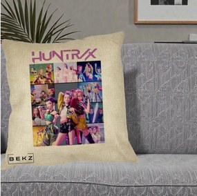 Perna Personalizata K-pop HUNTRX Colaj Animat Foto Grup, 40x40 cm, Crem, Husa Detasabila, Perna Inclusa, BEKZ®