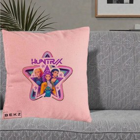 Perna Personalizata K-pop HUNTRX Trio Stea cu Pisica, 40x40 cm, Roz, Husa Detasabila, Perna Inclusa, BEKZ®