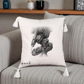 Perna Personalizata Berserk Guts Armor of Darkness Manga, 40x40 cm, Bej cu Franjuri, Husa Detasabila, Perna Inclusa, BEKZ®