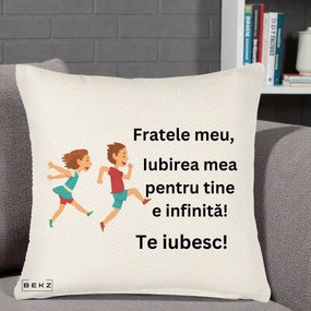 Cadou pentru Frate - Perna Personalizata Fratele Meu Te Iubesc Copii Alergand Colorat, 40x40 cm, Crem Reliefat, Husa Detasabila, Perna Inclusa, BEKZ®
