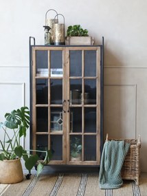 Vitrină industrială din lemn de pin natur și metal negru, cu 2 uși vitrate, 3 rafturi și roți, finisaj natural, 156 x 80 x 34 cm, „Calibre”