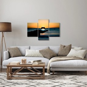 Tabloul cu bilă din sticlă în palmă (90x60 cm)