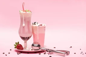 Fototapet cocktail de lapte roz