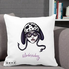 Perna Personalizata Wednesday Addams cu Caine Dalmatian, 40x40 cm, Alba Mata, Husa Detasabila, Perna Inclusa, BEKZ®