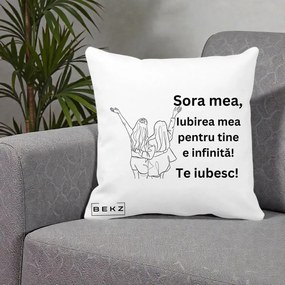 Cadou pentru Sora - Perna Personalizata Sora Mea Te Iubesc Line Art Doua Fete cu Brate Ridicate, 40x40 cm, Alba Mata, Husa Detasabila, Perna Inclusa, BEKZ®