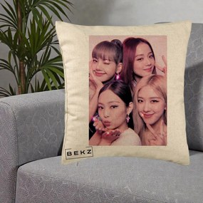 Perna Personalizata K-pop BLACKPINK Foto Grup Selfie Roz cu Glitter, 40x40 cm, Bej, Husa Detasabila, Perna Inclusa, BEKZ®