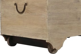 Cufăr mare din lemn masiv de tec, natur, pe roți din lemn, cu feronerie din fier și capac plat, 76 x 136 x 70 cm, „Chestnut”